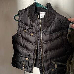 No boundaries black vest size small with interior design